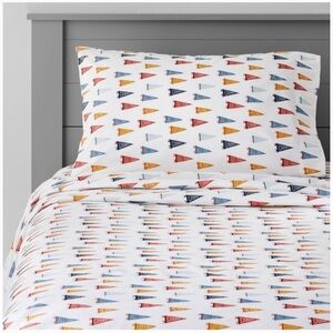 Pillowfort Target Full Sheet Set Boy Sports Theme Pennants Flags 100% Cotton